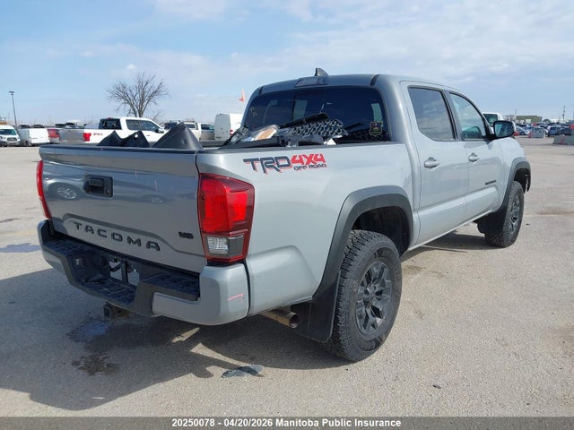 5TFCZ5AN3JX156987 Toyota Tacoma Double Cab V6