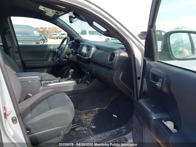 5TFCZ5AN3JX156987 Toyota Tacoma Double Cab V6