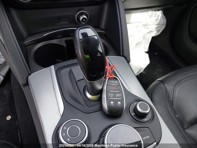 20250094 :رقم المزاد ، ZASFAKPN2J7B65293 vin ، 2018 Alfa Romeo Stelvio مزاد بيع