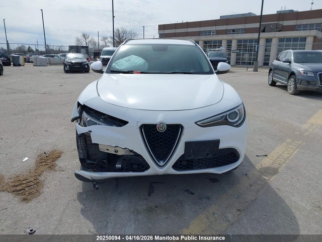 20250094 :رقم المزاد ، ZASFAKPN2J7B65293 vin ، 2018 Alfa Romeo Stelvio مزاد بيع