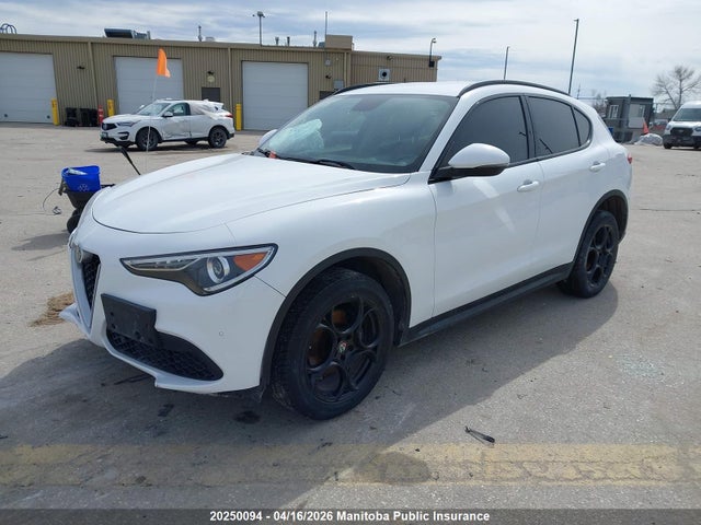 20250094 :رقم المزاد ، ZASFAKPN2J7B65293 vin ، 2018 Alfa Romeo Stelvio مزاد بيع