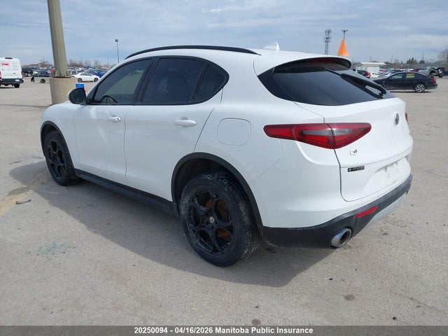 20250094 :رقم المزاد ، ZASFAKPN2J7B65293 vin ، 2018 Alfa Romeo Stelvio مزاد بيع