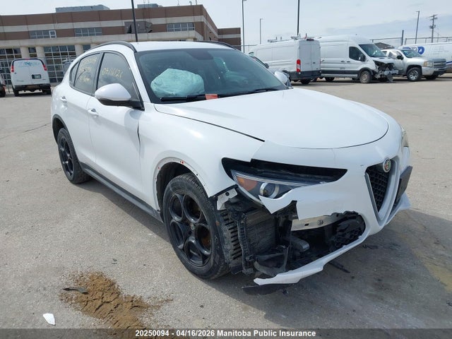 20250094 :رقم المزاد ، ZASFAKPN2J7B65293 vin ، 2018 Alfa Romeo Stelvio مزاد بيع