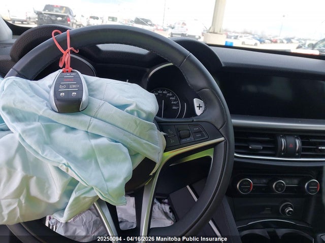 20250094 :رقم المزاد ، ZASFAKPN2J7B65293 vin ، 2018 Alfa Romeo Stelvio مزاد بيع
