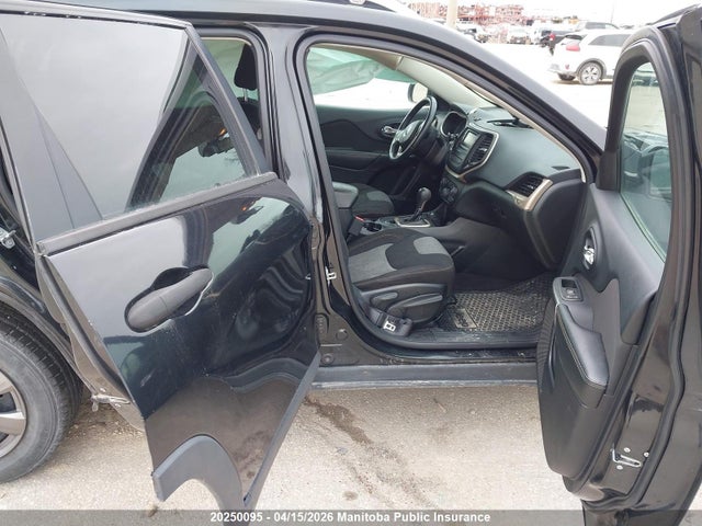 Продажа на аукционе авто 2016 Jeep Cherokee Sport, vin: 1C4PJMAB0GW366003, номер лота: 20250095