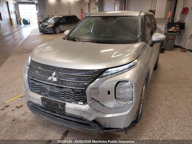JA4J4UA86RZ616535 Mitsubishi Outlander Es