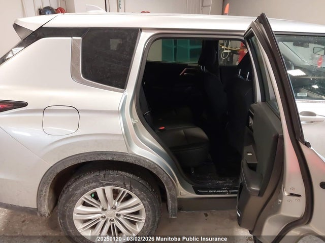 JA4J4UA86RZ616535 Mitsubishi Outlander Es