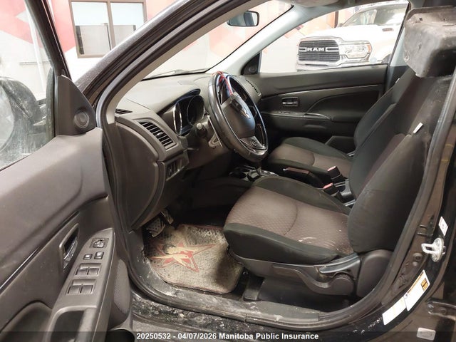 JA4AJ4AW5HZ608304 Mitsubishi RVR SE