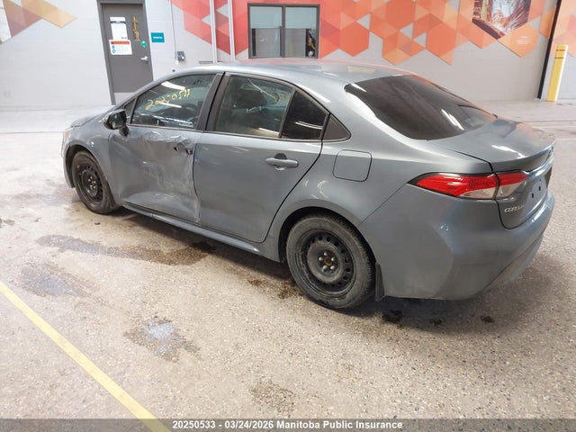 5YFBPMBE1MP255854 Toyota COROLLA LE
