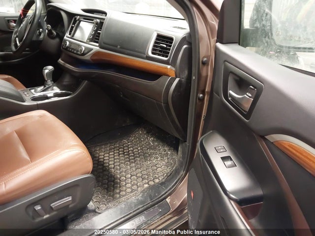 Toyota Highlander Limited V6 2018 5TDDZRFH5JS880233 Image 5