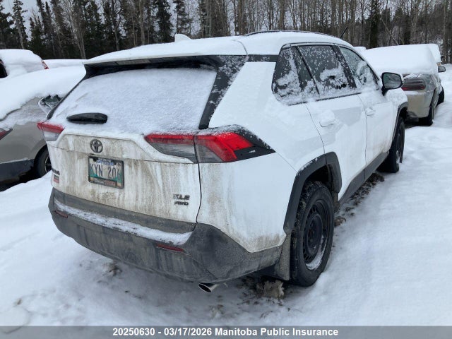 2T3R1RFV0LW117265 Toyota Rav4 Xle