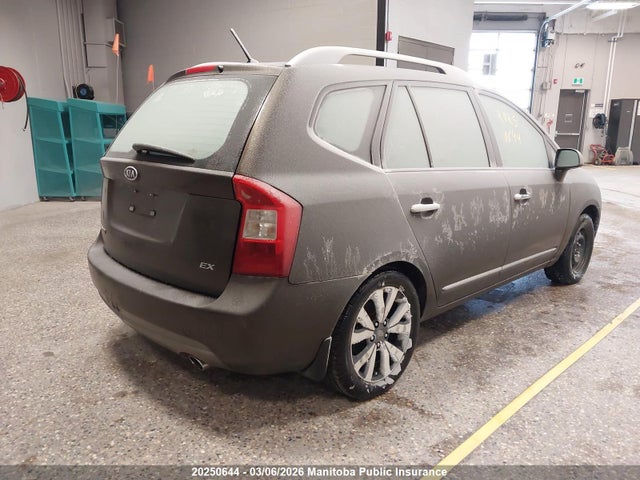20250644 :رقم المزاد ، KNAHH8C87B7364080 vin ، 2011 Kia Rondo Ex مزاد بيع