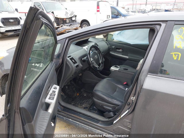 20250691 :رقم المزاد ، JTDZN3EU1C3080160 vin ، 2012 Toyota Prius V مزاد بيع