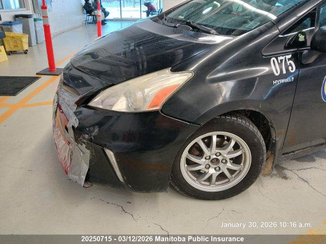 JTDZN3EU1E3306006 Toyota PRIUS V
