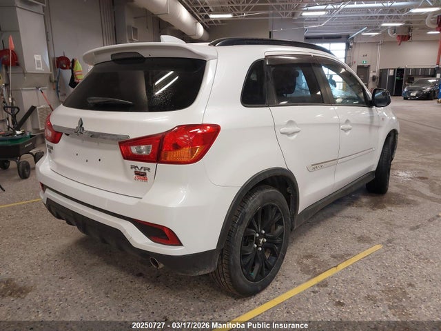 JA4AJ4AW7JZ604499 Mitsubishi RVR SE