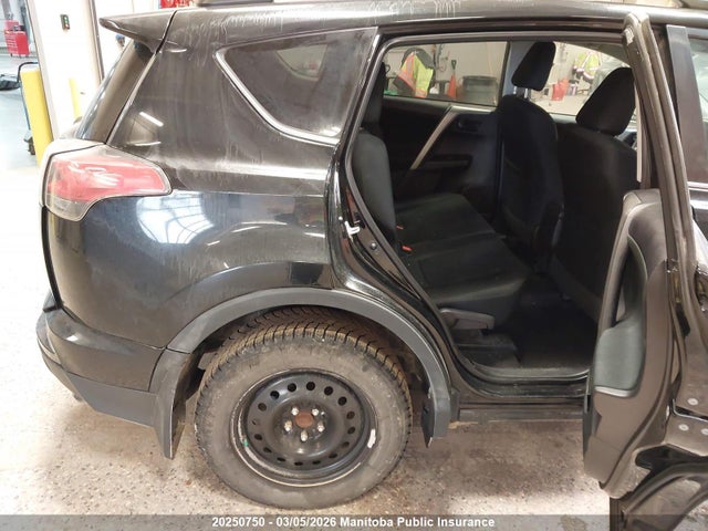 2T3ZFREV2GW268911 Toyota RAV4 LE