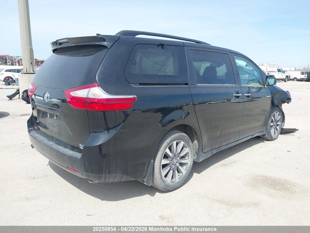 20250854 :رقم المزاد ، 5TDDZ3DC3JS208191 vin ، 2018 Toyota Sienna Xle V6 مزاد بيع