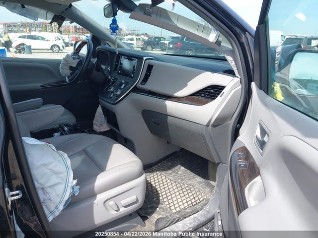 20250854 :رقم المزاد ، 5TDDZ3DC3JS208191 vin ، 2018 Toyota Sienna Xle V6 مزاد بيع