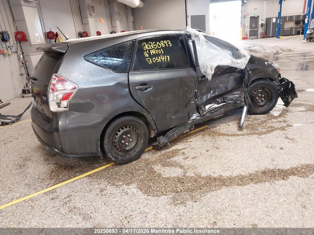 JTDZN3EU8GJ051417 Toyota PRIUS V