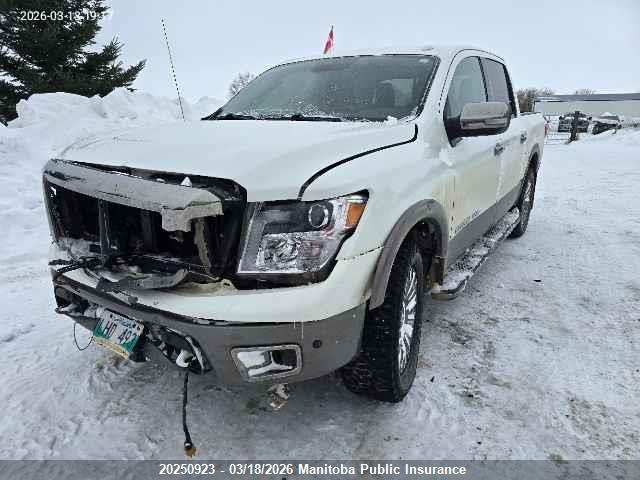 1N6AA1E5XJN534085 Nissan Titan 5.6 Sv Crew Cab