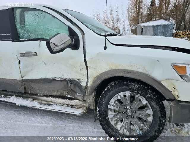 1N6AA1E5XJN534085 Nissan Titan 5.6 Sv Crew Cab