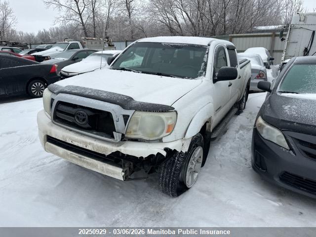 20250929 :رقم المزاد ، 5TEMU52N27Z344371 vin ، 2007 Toyota Tacoma Double Cab V6 مزاد بيع
