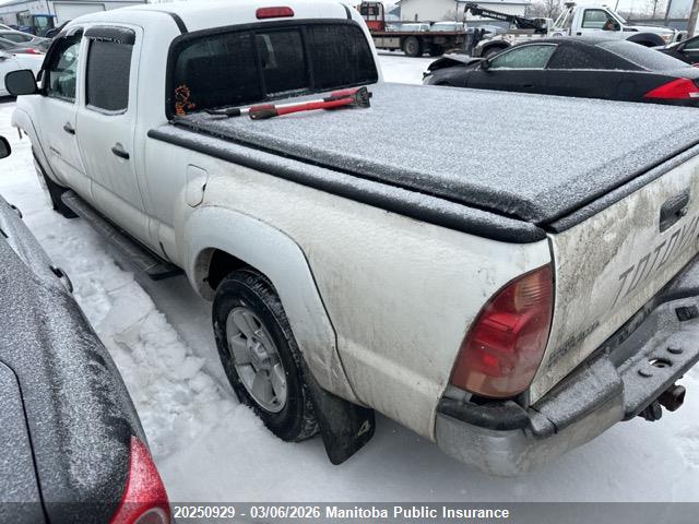 20250929 :رقم المزاد ، 5TEMU52N27Z344371 vin ، 2007 Toyota Tacoma Double Cab V6 مزاد بيع