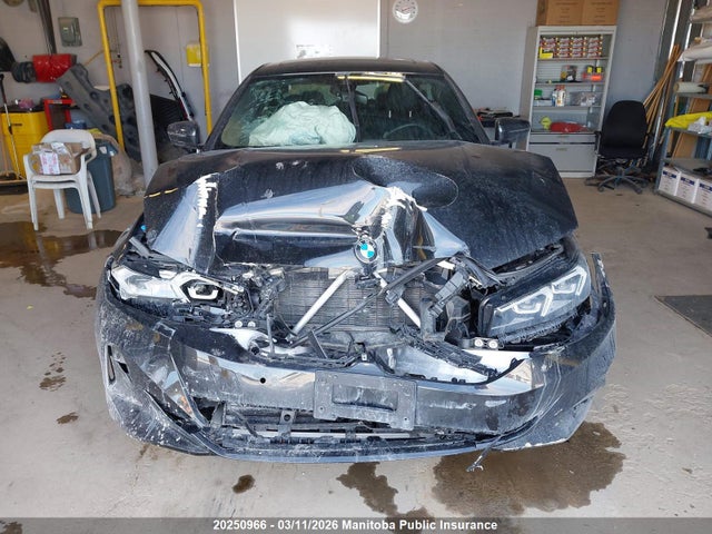 20250966 :رقم المزاد ، 3MW89CW03S8F03111 vin ، 2025 Bmw 330i Xdrive مزاد بيع