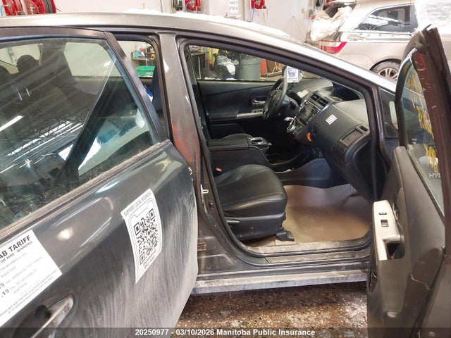 JTDZN3EUXFJ032835 Toyota PRIUS V