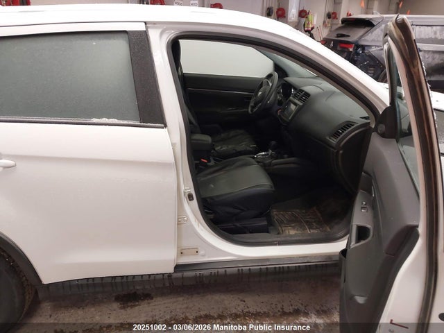 JA4AH3AU1GZ605564 Mitsubishi RVR ES