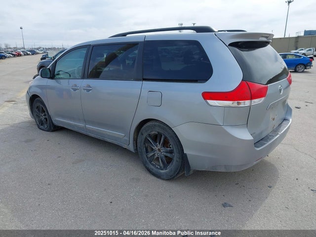 20251015 :رقم المزاد ، 5TDJK3DC2ES087828 vin ، 2014 Toyota Sienna Le V6 مزاد بيع