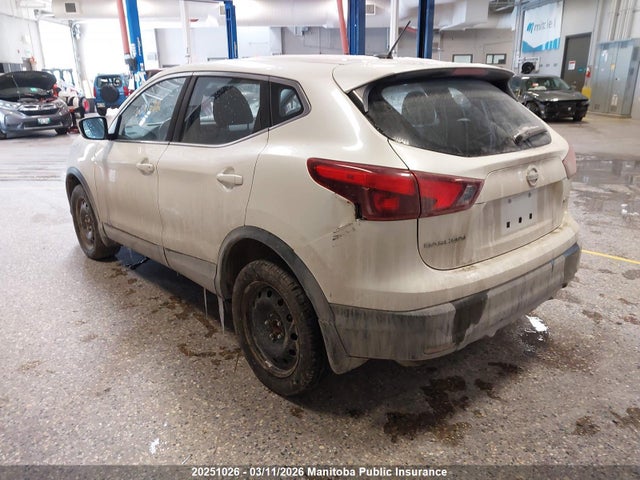 JN1BJ1CR4HW114343 Nissan Qashqai Sv