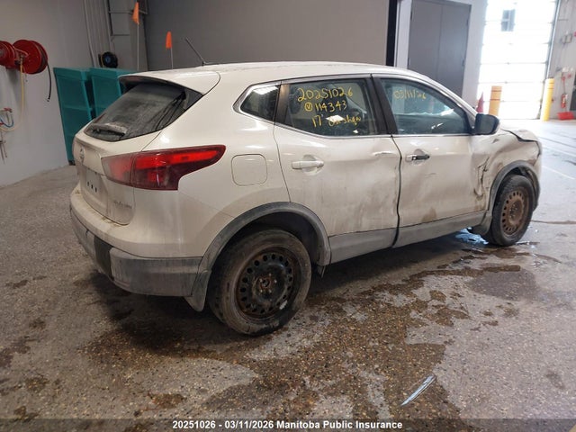 JN1BJ1CR4HW114343 Nissan Qashqai Sv