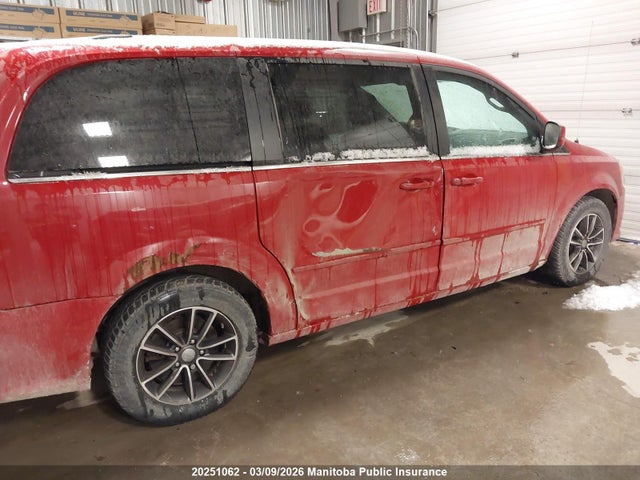20251062 :رقم المزاد ، 2C4RDGBG7GR216460 vin ، 2016 Dodge Grand Caravan Sxt مزاد بيع