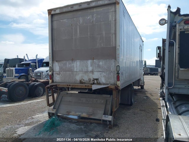 20251134 :رقم المزاد ، 1FVACYBS9CHBW2876 vin ، 2012 Freightliner M2106 مزاد بيع