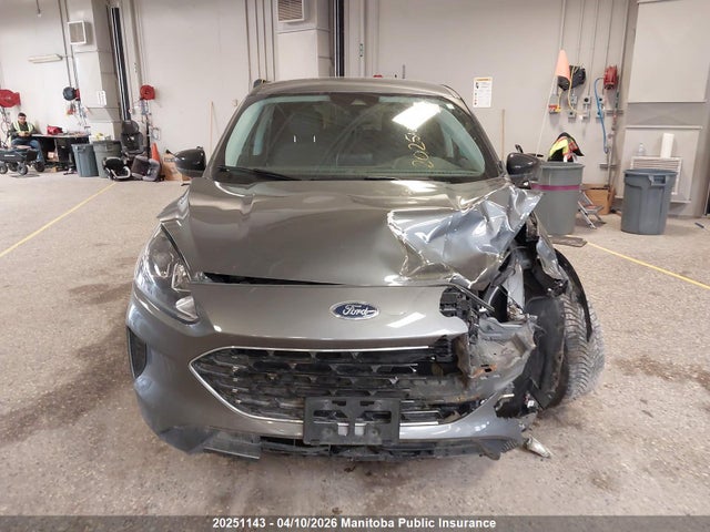 1FMCU9G62NUA50703 Ford ESCAPE SE