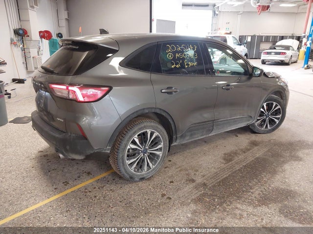 1FMCU9G62NUA50703 Ford ESCAPE SE