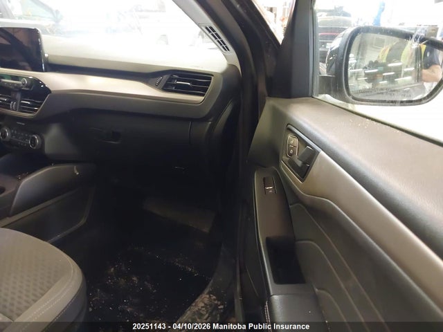 1FMCU9G62NUA50703 Ford ESCAPE SE