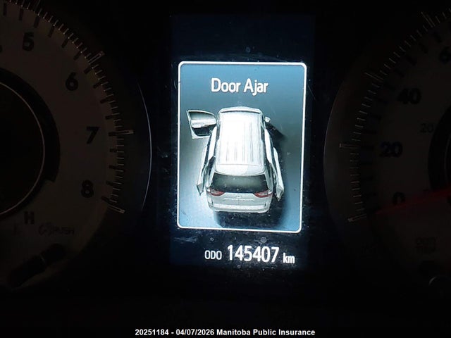 5TDXK3DC9FS645556 Toyota Sienna Se V6