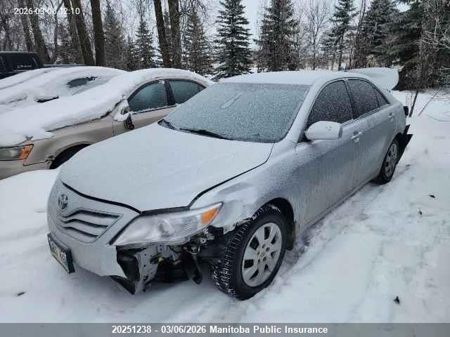 20251238 :رقم المزاد ، 4T1BF3EK1AU088579 vin ، 2010 Toyota Camry مزاد بيع