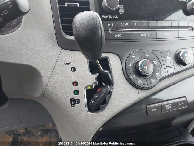 2011 Toyota Sienna Ce V6 მანქანა იყიდება აუქციონზე, vin: 5TDKK3DC7BS091485, აუქციონის ნომერი: 20251317