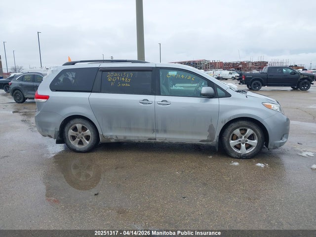 2011 Toyota Sienna Ce V6 მანქანა იყიდება აუქციონზე, vin: 5TDKK3DC7BS091485, აუქციონის ნომერი: 20251317