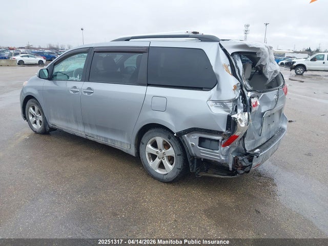 2011 Toyota Sienna Ce V6 მანქანა იყიდება აუქციონზე, vin: 5TDKK3DC7BS091485, აუქციონის ნომერი: 20251317