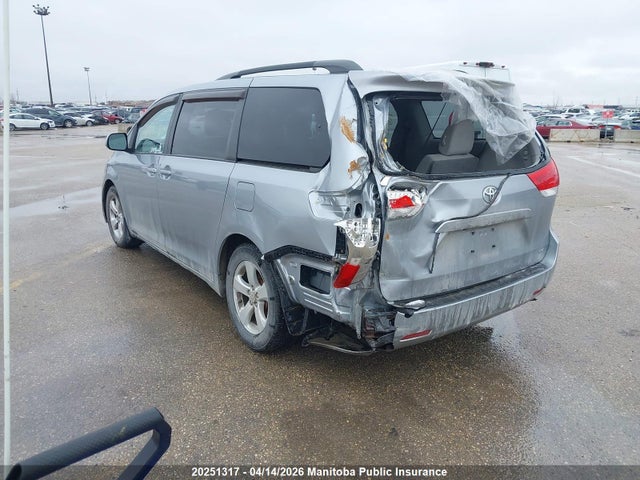 2011 Toyota Sienna Ce V6 მანქანა იყიდება აუქციონზე, vin: 5TDKK3DC7BS091485, აუქციონის ნომერი: 20251317