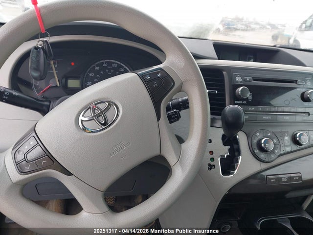2011 Toyota Sienna Ce V6 მანქანა იყიდება აუქციონზე, vin: 5TDKK3DC7BS091485, აუქციონის ნომერი: 20251317