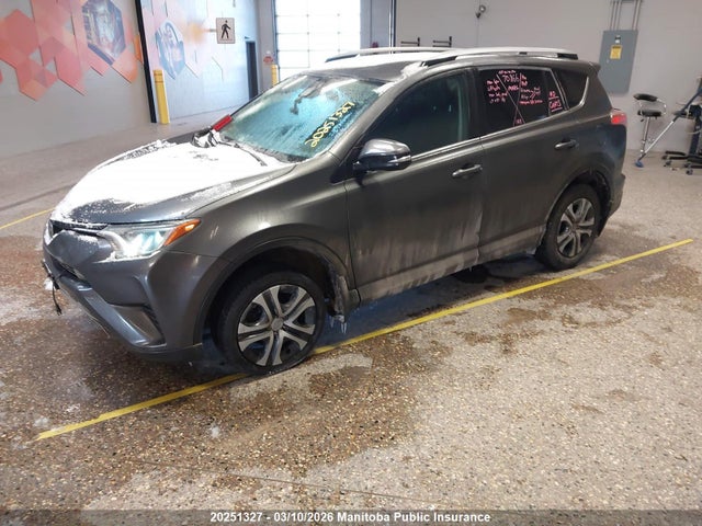 20251327 :رقم المزاد ، 2T3BFREV3HW685473 vin ، 2017 Toyota Rav4 Le مزاد بيع