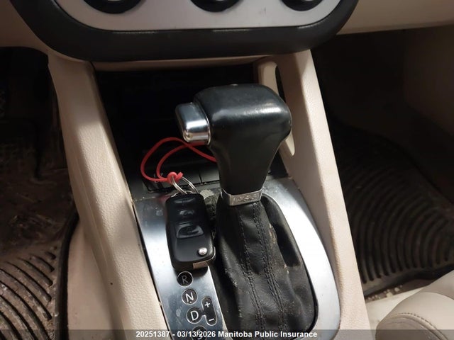 20251387 :رقم المزاد ، WVWHA7AH7AV010543 vin ، 2010 Volkswagen Eos 2.0t مزاد بيع