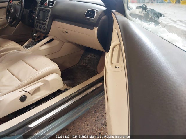 20251387 :رقم المزاد ، WVWHA7AH7AV010543 vin ، 2010 Volkswagen Eos 2.0t مزاد بيع