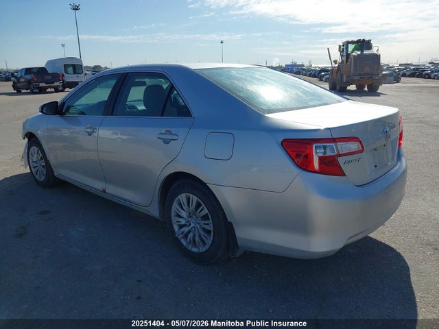20251404 :رقم المزاد ، 4T1BF1FK7CU085949 vin ، 2012 Toyota Camry Le مزاد بيع