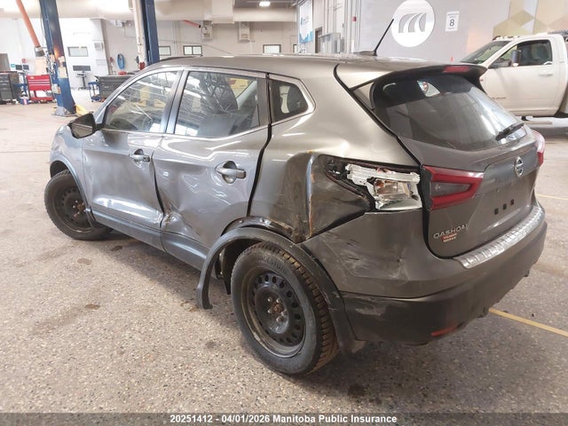 JN1BJ1AW5NW473799 Nissan Qashqai S